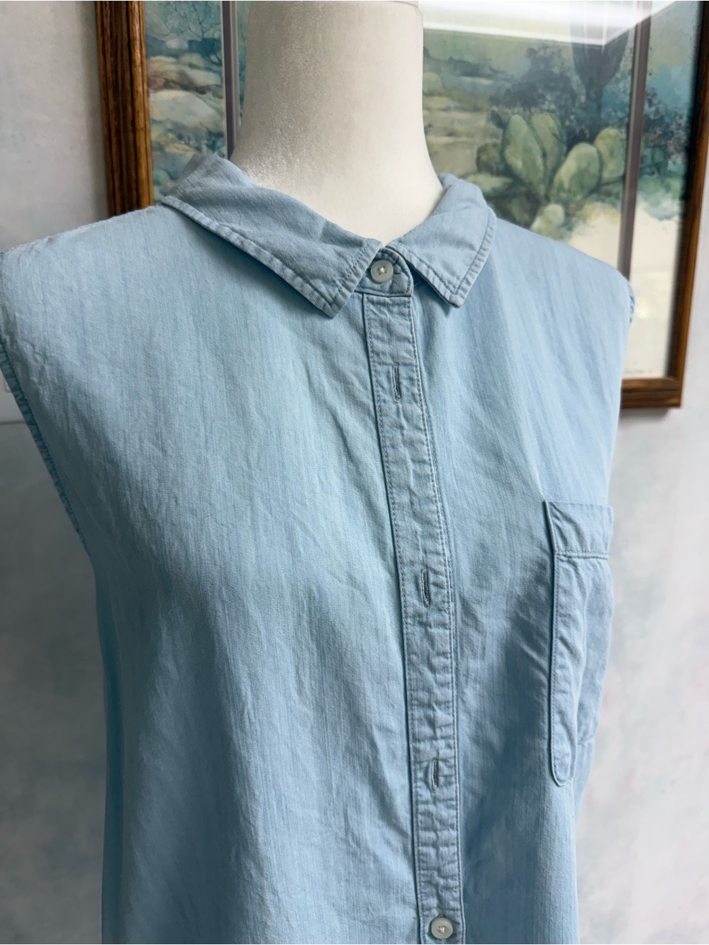 NWOT XXXL Light Denim Sleeveless Button Up